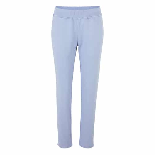 Joy Rebecca Hose bei Sport Schuster München