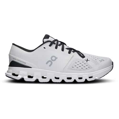 On Cloud X 4 Damen Laufschuhe bei Sport Schuster München