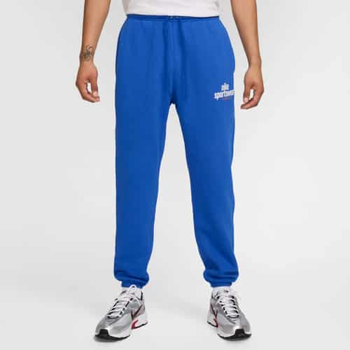 Nike M NK Club BB CF Pant NSW GFX bei Sport Schuster München
