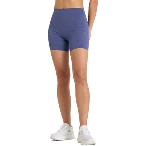 New Balance Sleek Pocket High Rise  Damen Laufshorts bei Sport Schuster München