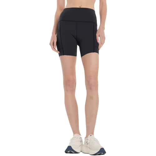 New Balance Sleek Pocket High Rise  Damen Laufshorts bei Sport Schuster München