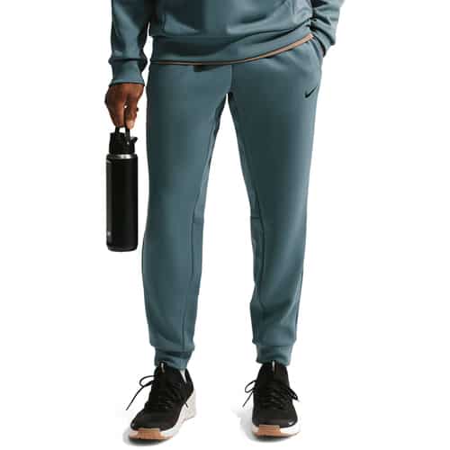 Nike Dri-Fit UV Hyverse Fleece  Herren Trainingshose bei Sport Schuster München
