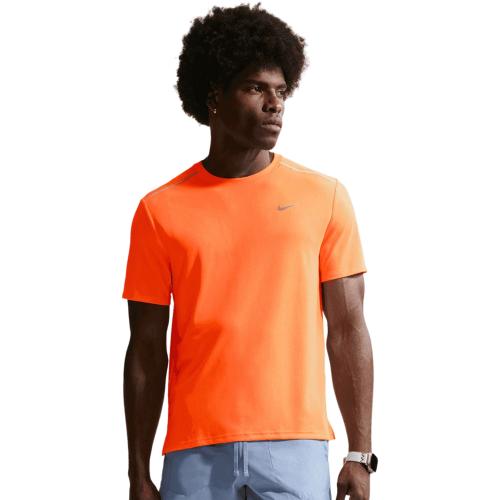 Nike Dri-Fit Miler UV  Herren Laufshirt bei Sport Schuster München