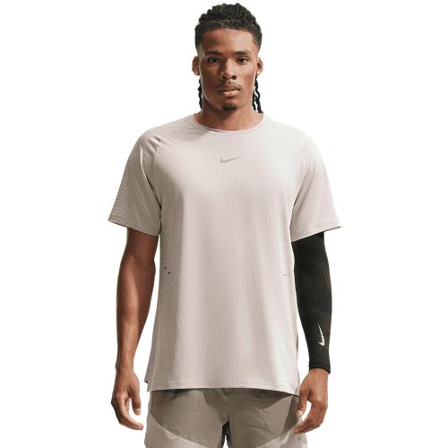 Nike Stride Herren Laufshirt bei Sport Schuster München
