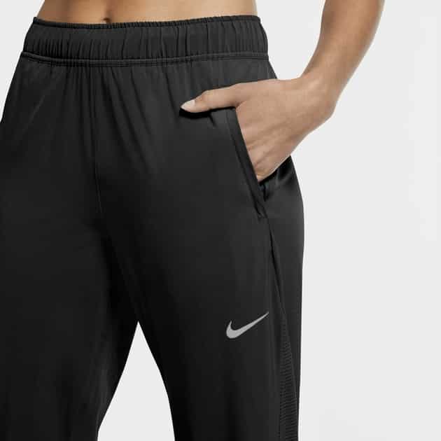 Nike W NK Essential Pant Cool bei Sport Schuster München