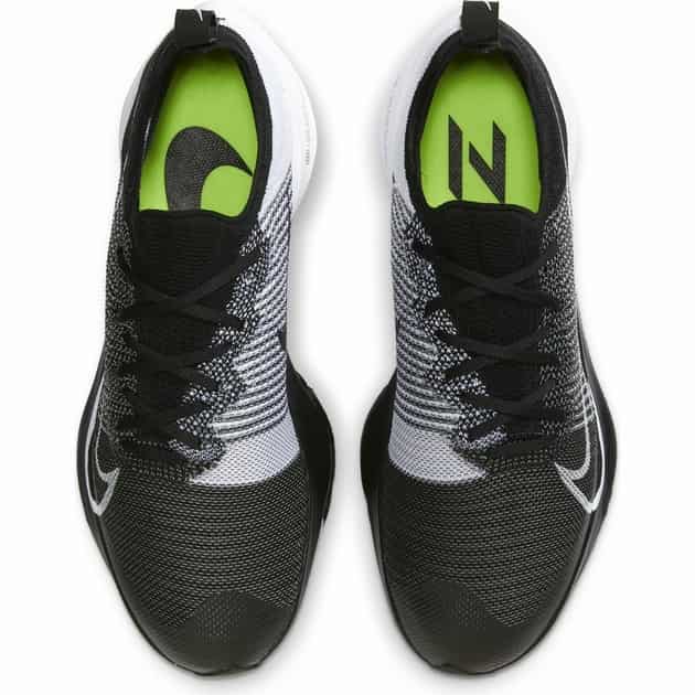 Nike Air Zoom Tempo Flyknit Next% bei Sport Schuster München